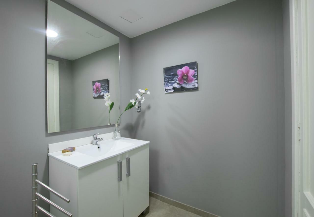 Light And Bright Apartment In Central Valencia Buitenkant foto